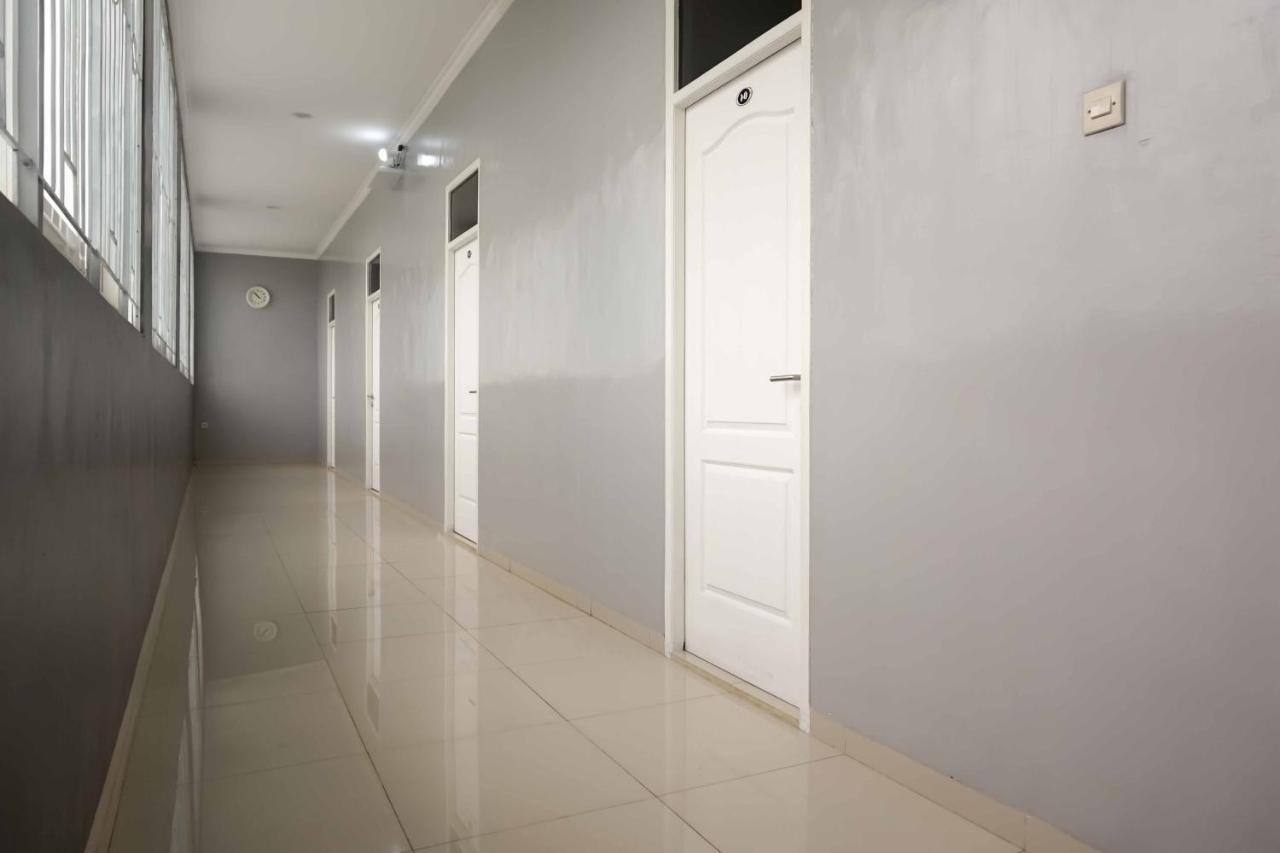 Hotel Omah Kalimosodo Mitra Reddoorz Near Stasiun Malang Kota Baru Esterno foto
