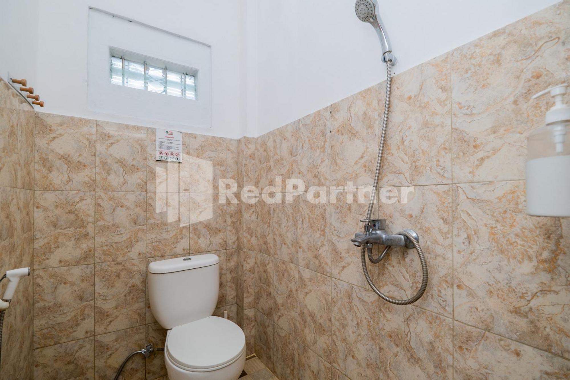 Hotel Omah Kalimosodo Mitra Reddoorz Near Stasiun Malang Kota Baru Esterno foto