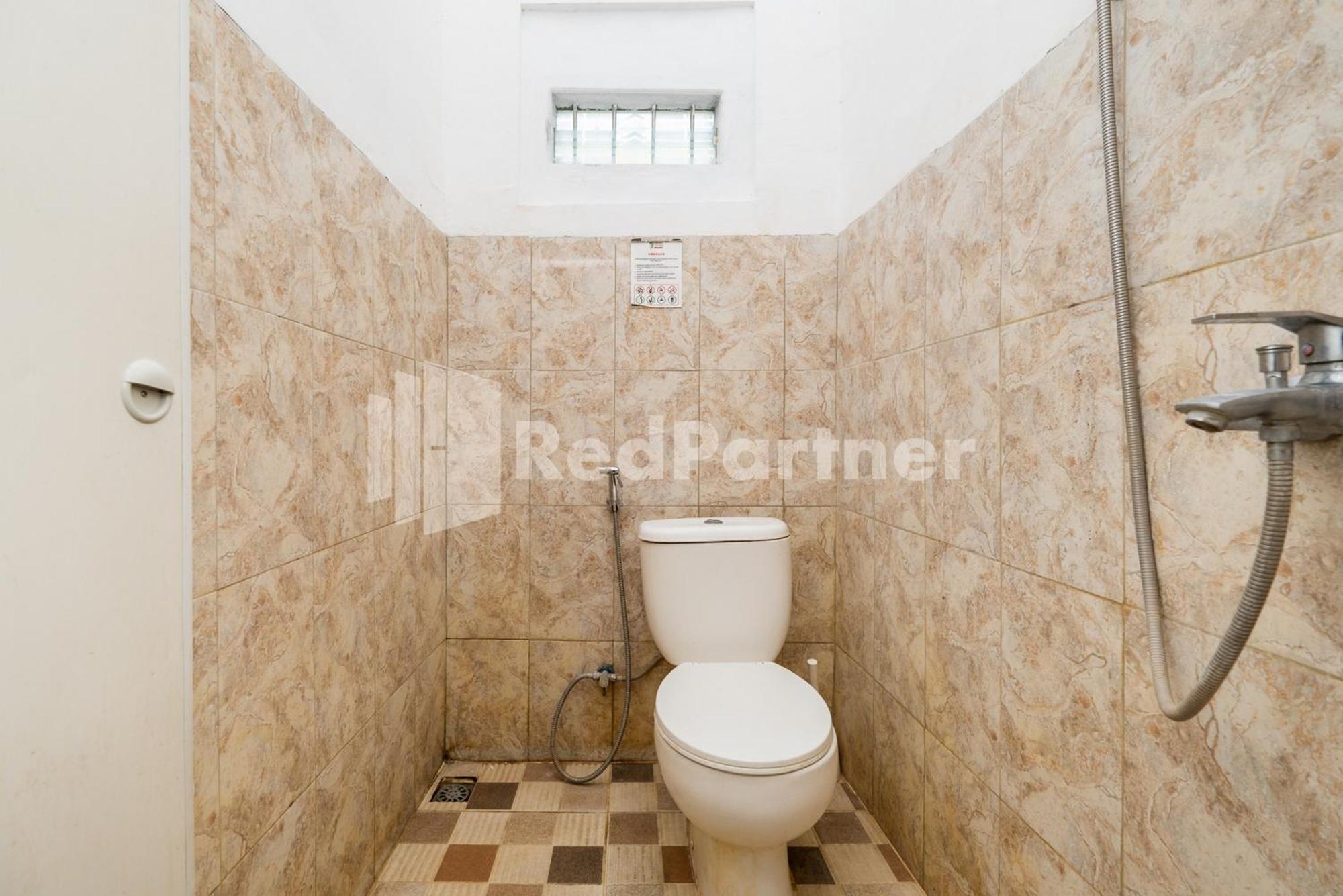 Hotel Omah Kalimosodo Mitra Reddoorz Near Stasiun Malang Kota Baru Esterno foto